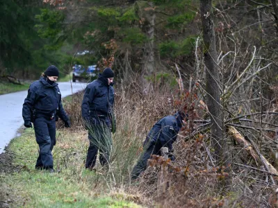 14 March 2023, North Rhine-Westphalia, Freudenberg: Police undertake a search in the area where the body of Luise, a murdered teenager was discovered. The corpse of a 12-year-old girl was discovered alongside a bike route in Rhineland-Palatinate, near the state border with North Rhine-Westphalia. Photo: Roberto Pfeil/dpa