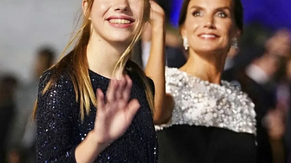 &Scaron;panska prestolonaslednica Leonor (na fotografiji z mamo Letizio) bo septembra začela triletno voja&scaron;ko usposabljanje. F instagram