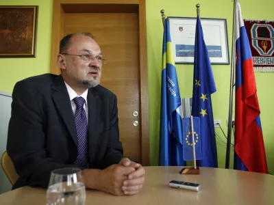 Jelko Kacin, evropski poslanec in poročevalec EP za Srbijo //FOTO: Tomaž SkaleOPOMBA: ZA OBJAVO V PRILOGI &ndash; DNEVNIKOV OBJEKTIV - INTERVJU 2012