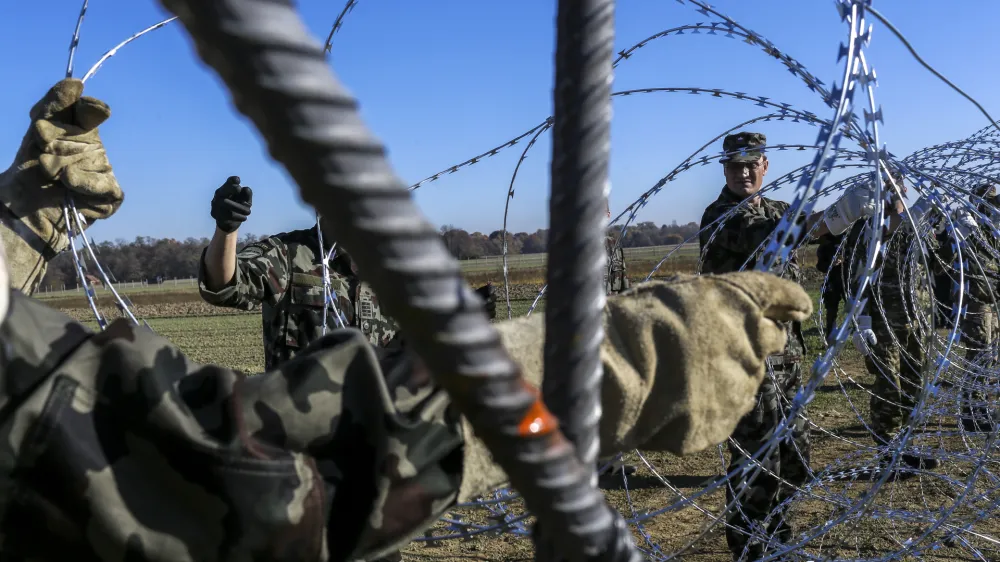 Na ministrstvu izpolnjujejo koalicijsko zavezo, da bodo odstranili leta 2015 postavljeno ograjo na slovensko-hrva&scaron;ki meji, kajti ograja ne preprečuje nezakonitih prehodov meje, ima pa &scaron;tevilne negativne posledice.