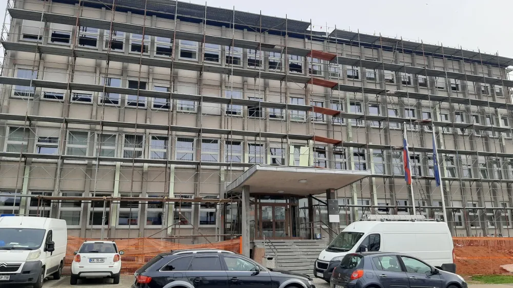 Na kranjskem okrožnem sodi&scaron;ču so nekdanjemu profesionalnemu boksarju izrekli varstveni ukrep obveznega psihiatričnega zdravljenja.