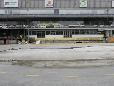 Na plo&scaron;čadi pred Halo Tivoli bo občina v prihodnjih letih zgradila malo ledeno dvorano, ki bo namenjena hokeju, curlingu, umetnostnemu in rekreativnemu drsanju.