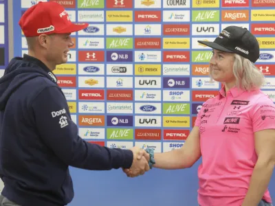 Jure Hafner, trener Mete Hrovat, alpska smučarka Meta Hrovat ob zaključku profesionalne kariere - 25.10.2022 &ndash; Smučarska zveza Slovenije (SZS) - novinarska konferenca alpske smučarke Mete Hrovat ob koncu profesionalne kariere; //FOTO: Jaka Gasar