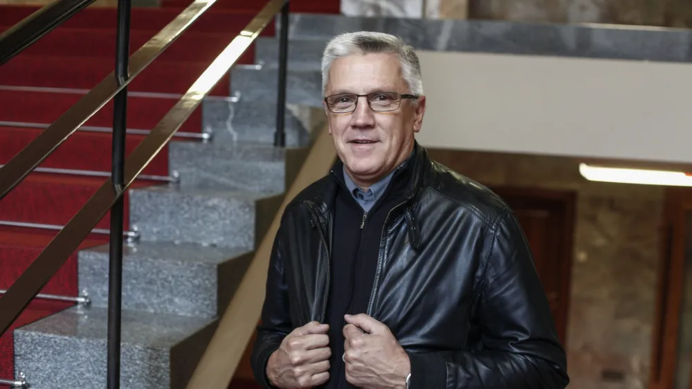 - 14.10.2015 - Peter Vilfan, poslanec DeSUS - Demokratična stranka upokojencev Slovenije  //FOTO: Luka Cjuha..