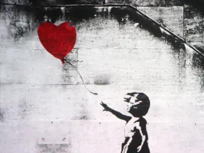 ulična slika: Girl with Balloon, ustvarjalec anonimni ulični umetnik Banksy; Waterloo-Bridge-London