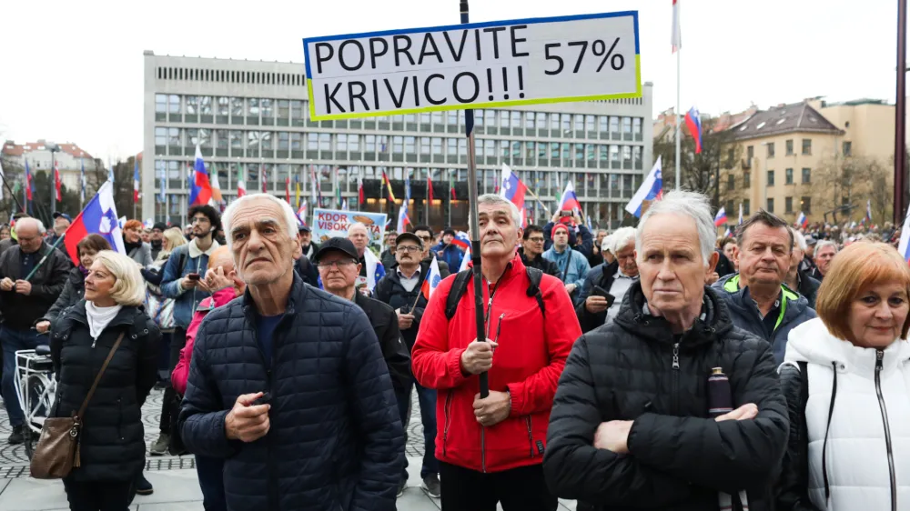 - 31.03.2023 - Trg republike &ndash; protestni shod upokojencev v organizaciji ljudske iniciative Glas upokojencev Slovenije&nbsp;in In&scaron;titut 1. oktober&nbsp;; &ndash; upokojenci zahtevali vi&scaron;je pokojnine &ndash; protest -&nbsp;//FOTO: Bojan Velikonja
