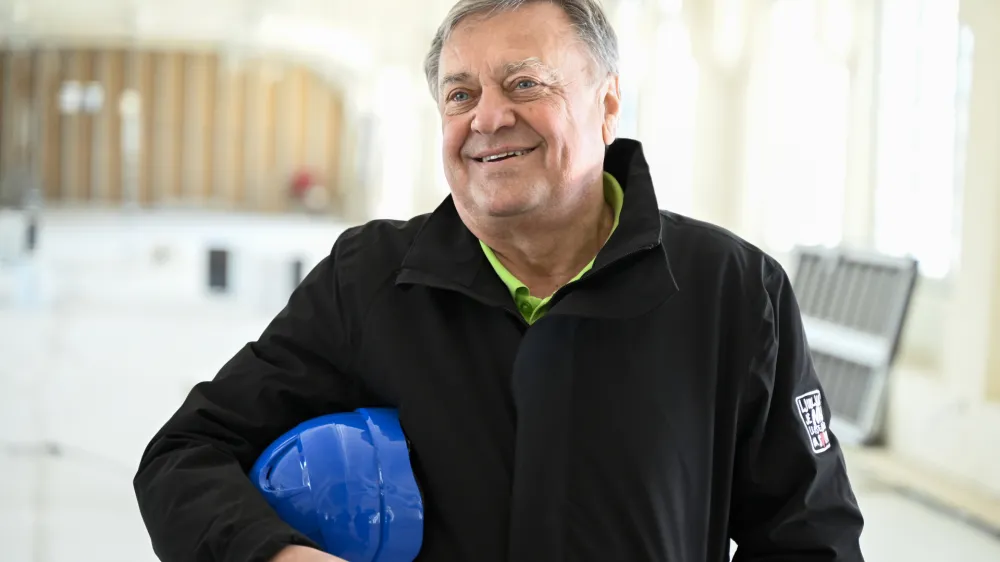 ljubljanski župan Zoran JankovićDelovi&scaron;če Center Rog, novo ustvarjalno sredi&scaron;če Ljubljane - 04.04.2023 - Ekskurzija po Ljubljani z ljubljanskim županom - //FOTO: Nik Erik Neubauer