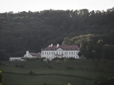 &raquo;Vse je končano. Obtožnica in sodni proces sta politično montirana,&laquo; je Ivica Todorić izjavil po odločitvi sodi&scaron;ča, da je izvedensko mnenje nezakonito. Na fotografiji Kulmerjev dvorec, v katerem prebiva Ivica Todorić.