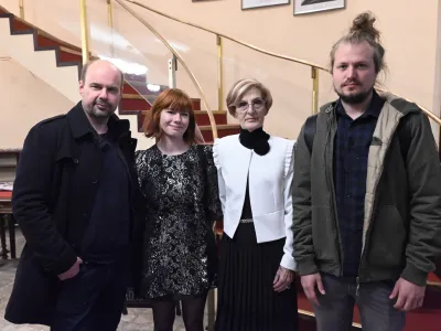 Dobitniki nagrade Slavka Grumarežiser Žiga Divjakigralec Gregor Zorcdramatičarka Manca Lipoglav&scaron;ekdramaturginja Mojca Kreft - 07.04.2023 &ndash; Teden slovenske drame - 53. TSD 2023 -//FOTO: Nik Erik Neubauer