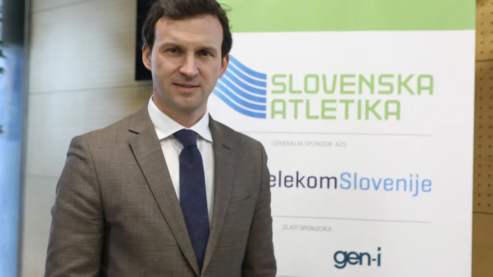 Primož Fegu&scaron;, predsednik Atletske zveze Slovenije27.02.2023 &ndash; Atletska zveza Slovenije (AZS) - mo&scaron;ka in ženska atletska reprezentanca pred odhodom na dvoransko evropsko prvenstvo v Turčiji. atleti - atletika //FOTO: Luka Cjuha