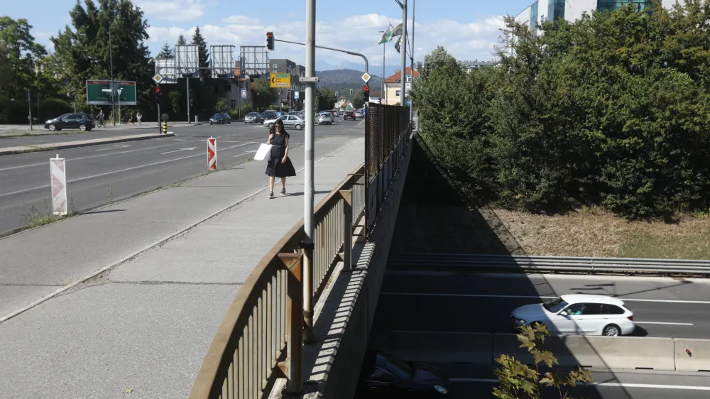 - 09.08.2022 &ndash; Nadvoz nad obvoznico Dunajska cesta //FOTO: Luka Cjuha