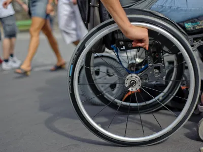 - ilustrativna fotografijainvalidi, paraplegiki, invalidnost, invalidski voziček      //FOTO: Tomaž Zajel&scaron;nik