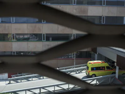 V UKC Ljubljana (na fotografiji je tamkaj&scaron;nji urgentni blok) so pravočasno prepoznali dogajanje, ki bi lahko privedlo do zamenjave pacientov. Njihove izku&scaron;nje pa kažejo, da se okoli&scaron;čine, v kakr&scaron;nih je pri&scaron;lo do celjske zamenjave, lahko ponovijo.&nbsp;