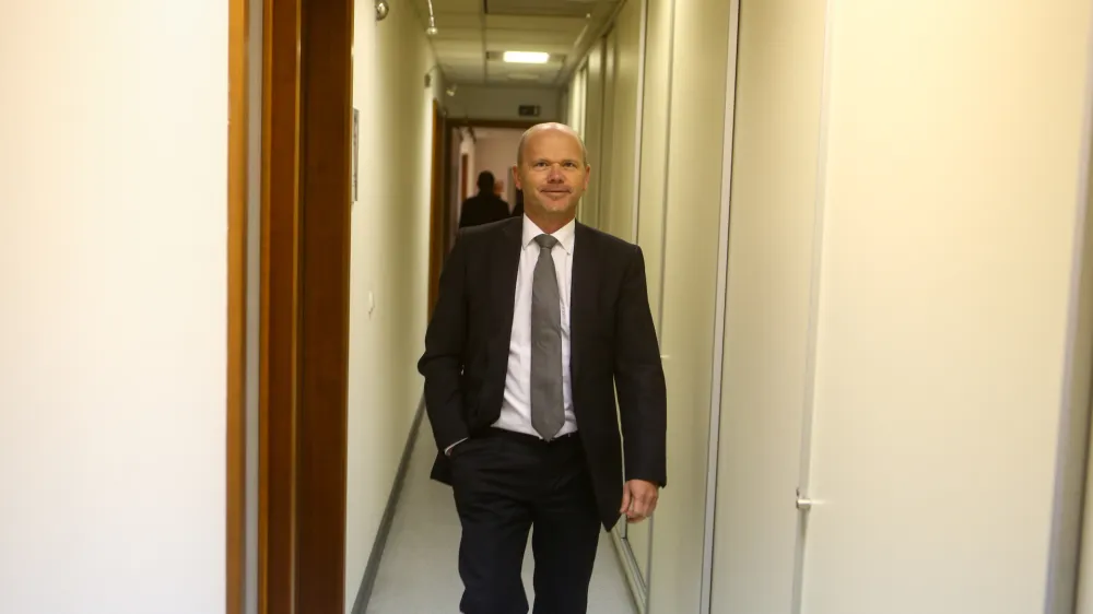 predsednik zveze v odstopu Gregor Benčina,    - 13.10.2015 - Atletska zveza Slovenije - vodstvo - upravni odbor - seja upravnega odbora AZS na kateri so obravnavali odstopa vodilnih mož zveze, predsednika Gregorja Benčine in direktorja Luke Steinerja,   //FOTO: Bojan Velikonja