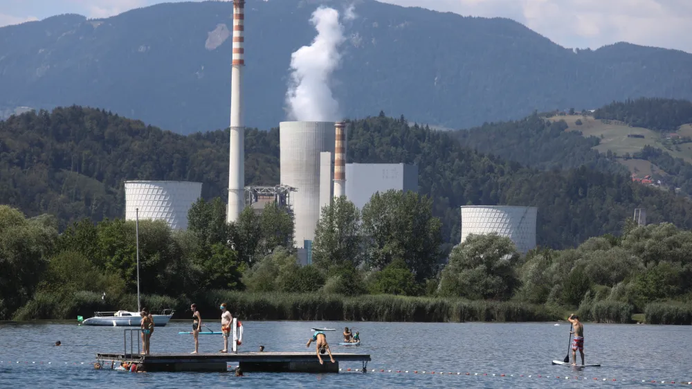 Termoelektrarna &Scaron;o&scaron;tanj - TE&Scaron; 6- 04.08.2022 &ndash; Velenje &ndash; Velenjska plaža - jezero //FOTO: Luka Cjuha
