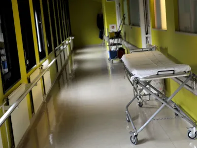 simbolična fotografija zdravstvo, medicina- Porodni&scaron;nica Ljubljana 2012 - mestna porodni&scaron;nica je največja od 14 slovenskih porodni&scaron;nic, kjer se rodi tretjina slovenskih otrok., &Scaron;lajmerjeva ulica 4//FOTO: Tomaž Zajel&scaron;nik