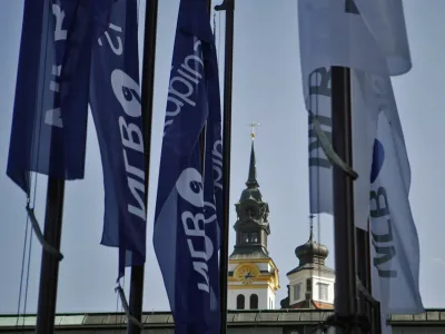 - ilustrativna fotografija - NLB - cerkev - bančni&scaron;tvo //FOTO: Bojan Velikonja