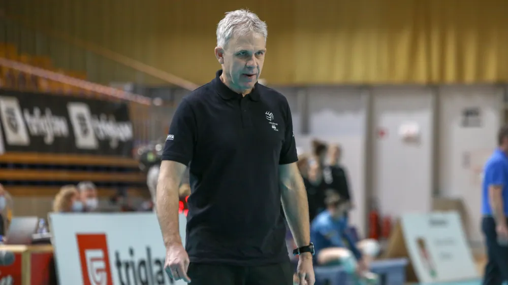 trener odbojkaric Branika Bruno Najdič- 21.12.2021 &ndash; odbojka &ndash; OK Branik: Calcit Volley, zaključni turnir slovenskega pokala, ženske: finale: //FOTO: Luka Cjuha.