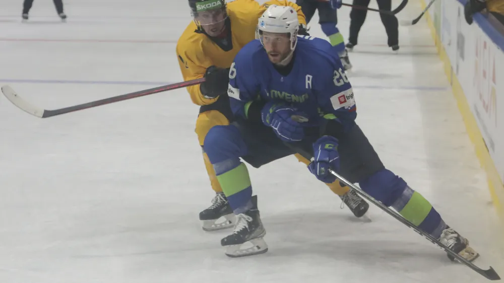 Jan Urbas- 03.05.2022 &ndash; hokej &ndash; Slovenija: Litva, SP divizije I, skupina A: //FOTO: Jaka Gasar