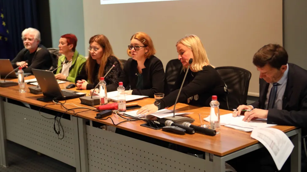 - 16.05.2023 - Ministrstvo za vzgojo in izobraževanje in Pedago&scaron;ki in&scaron;titut - predstavili rezultate bralne pismenosti četrto&scaron;olcev v okviru mednarodne raziskave PIRLS 2021; predstavitev in razprava ministrskih strokovnih partnerjev o rezultatih raziskave,//FOTO: Tomaž Skale