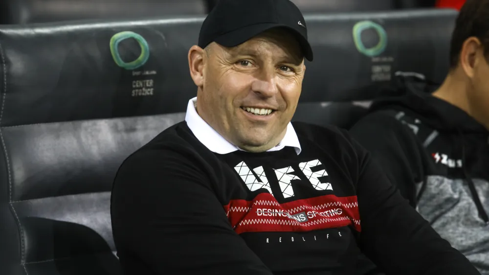 trener Aluminija Oskar Drobne - 29.08.2021 &acirc;&euro;" nogomet - Olimpija: Aluminij, Prva liga Telemacha, 7. krog: //FOTO: Luka Cjuha