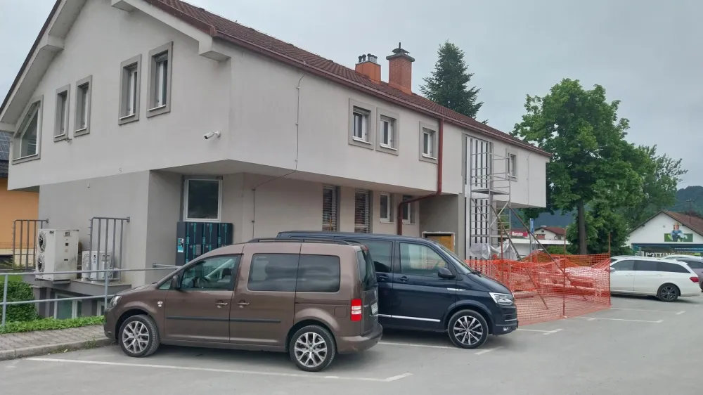 Mestna knjižnica Ljubljana načrtuje, da bo &scaron;e pred poletjem ponovno odprla Knjižnico Jurija Vege, ki jo je občina Dol pri Ljubljani preselila na novo lokacijo. Foto: Vesna Levičnik