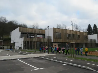 Pred &scaron;tirimi leti so v &Scaron;kofji Loki odprli nov sodoben vrtec Kamnitnik, za katerega so bili mnogi prepričani, da pomeni konec težav z varstvom otrok v občini.