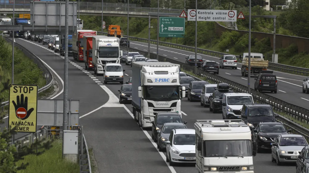 Na ljubljanski obvoznici so prometni zastoji nastali že prej&scaron;nji teden, zaradi praznika Jezusovega vnebohoda.&nbsp;