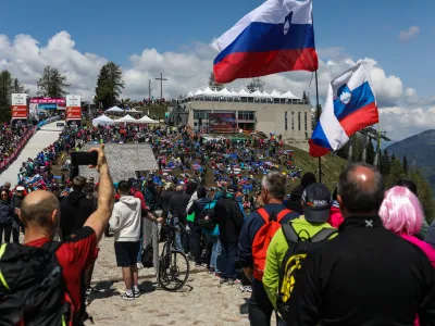 - Slovenski navijači.- 27.05.2023 - Kolesarska dirka po Italiji Giro d'Italia 2023 &ndash; 20. etapa - gorski kronometer Trbiž - Svete Vi&scaron;arje (18,6 km),//FOTO: Bojan Velikonja