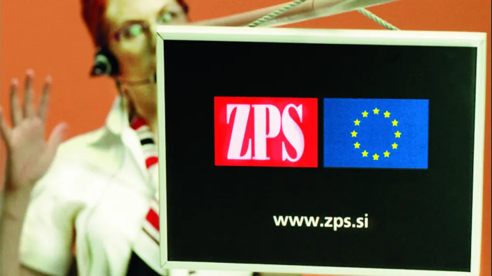 Zveza Potro&scaron;nikov Slovenije logo