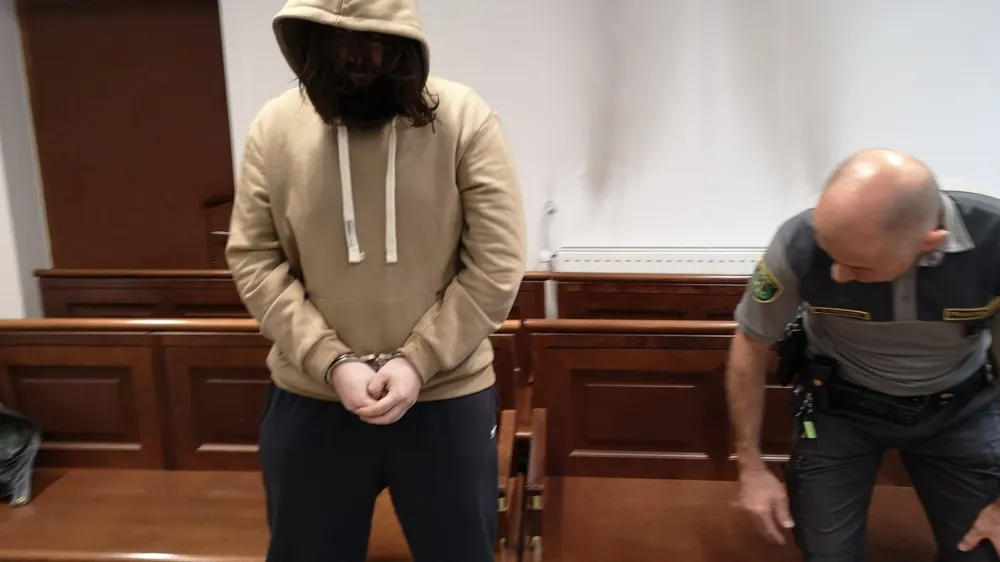 Sebastien Abramov si želi zagovornika po lastni izbiri, ta čas naj bi bila v igri dva.