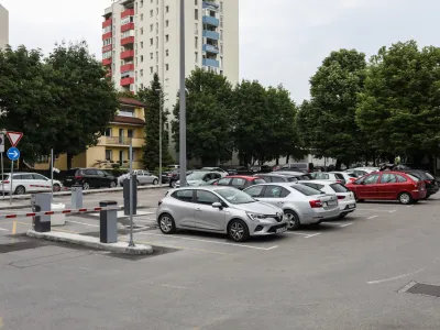 Na parkiri&scaron;ču, ki ga upravlja podjetje Engrotu&scaron;, so že namestili zapornice.&nbsp;