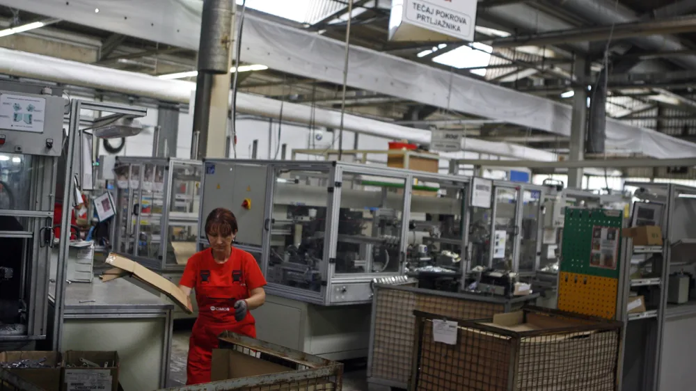 - CIMOS d.d., avtomobilska industrija, Koper - proizvodnja delov in opreme za motorna vozila, tovarna - //FOTO: Bojan Velikonja