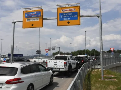 - Leskov&scaron;kova cesta - prenovljena uvoz in izvoz&nbsp;- 30.05.2023 -&nbsp;severna ljubljanska &nbsp;obvoznica&nbsp;-&nbsp;preureditev&nbsp;priključka Nove Jar&scaron;e&nbsp;na Lesko&scaron;kovi cesti.&nbsp;//FOTO: Bojan Velikonja