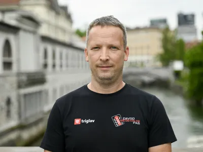 - 14.06.2023 &ndash; Anže Albreht, gasilec, re&scaron;evalec in ustanovitelj Zavoda Re&scaron;evalni pas.//FOTO: Nik Erik Neubauer