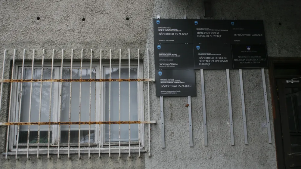 - In&scaron;pektorat RS za delo, Parmova 33, stavba   //FOTO: Luka Cjuha.