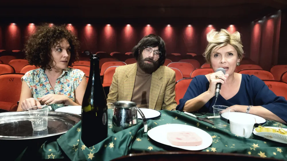 Pre&scaron;ernovo gledali&scaron;če Kranj: <br>Ivan Viripajev <br>ZAPRTA &Scaron;TUDIJA. &raquo;NEW CONSTRUCTIVE ETHICS&laquo; <br>Režiserka<br>Nina Rajić Kranjac