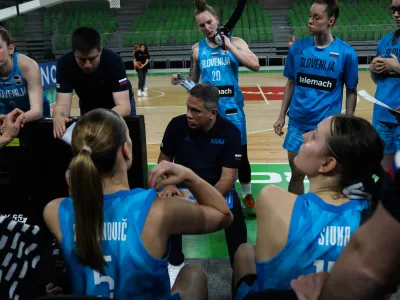 Georgios Dikaiulakos, selektor slovenske ženske ko&scaron;arkarske reprezentance - 08.06.2023 &ndash; ženska ko&scaron;arka - Slovenija: Črna gora, pripravljalna prijateljska tekma ženskih reprezentanc pred bližnjim evropskim prvenstvom v Ljubljani. //FOTO: Bojan Velikonja