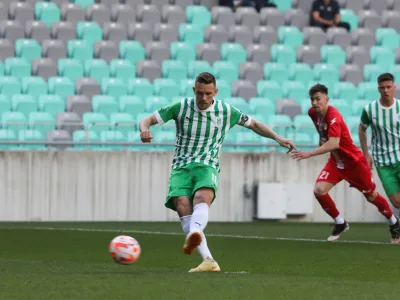 Timi Max El&scaron;nik <br>2. gol, penal&nbsp;<br><br>- 26.04.2023 &ndash; nogomet - Olimpija: Aluminij,&nbsp;pokal Pivovarne Union, polfinale:<br><br>&nbsp;<br><br>//FOTO: Bojan Velikonja<br><br>