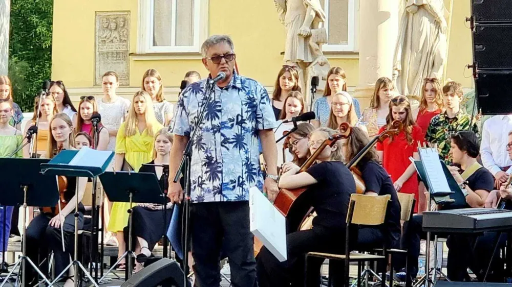 Ivo Umek, leto&scaron;nji prejemnik zlatega celjskega grba, je bil slavnostni govornik na odprtju Poletja v Celju.
&nbsp;