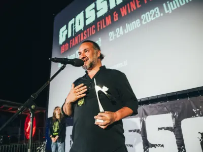 Karim Ouelhaj, režiser nagrajenega fbelgijskega filma Megaloman. Poleg režiserja je nagrado prejel tudi igralec Olivier Picard. F &Scaron;pela Jambri&scaron;ko<br>