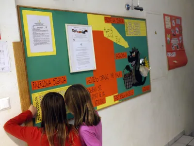 - &scaron;olstvo - osnovno&scaron;olci - učenci - pouk - - Osnovna &scaron;ola Ledina, Komenskega ulica 19 //FOTO: Luka Cjuha