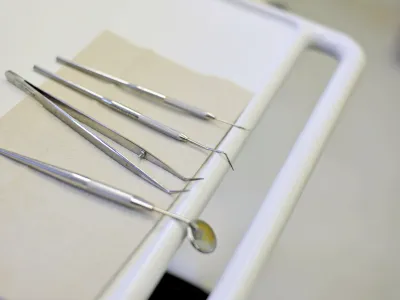 Rekonstrukcija dogodka v zobozdravstveni ambulanti naj bi bila ključna za razbremenitev krivde spolnega napada.
Foto: Tomaž Zajel&scaron;nik&nbsp;