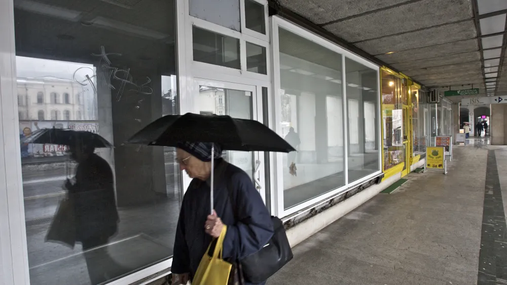 Slovenska cesta - prazni lokal v mestnem sredi&scaron;ču Ljubljane - //FOTO: Jaka Adamič