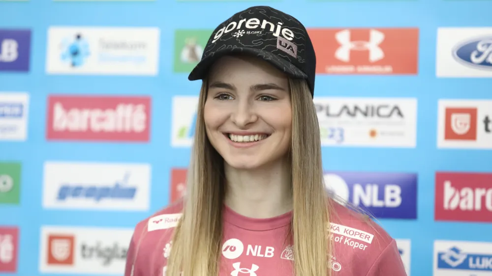  Nika Križnar- 15.02.2023 &ndash; Smučarska zveza Slovenije (SZS) - mo&scaron;ka in ženska reprezentance v smučarskih skokih in smučarskih tekih za nastop na svetovnem prvenstvu v nordijskem smučanju Planica 2023 //FOTO: Luka Cjuha