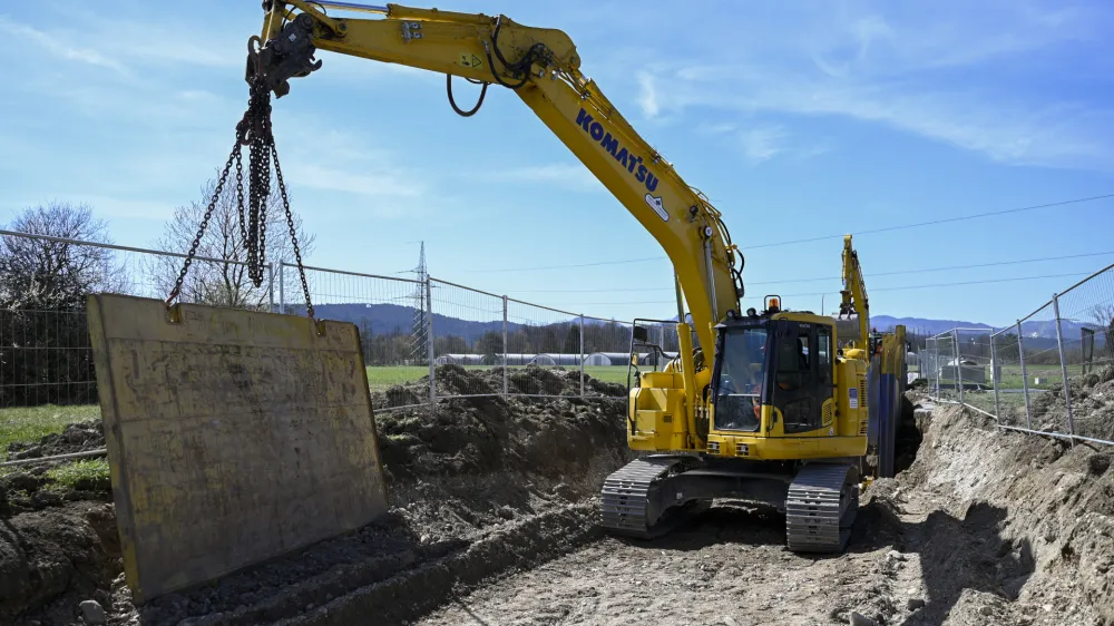 Parlamentarna preiskovalna komisija bo med drugim preverjala sume nezakonitosti in morebitnega izigravanja zakonodaje ter političnega vme&scaron;avanja v gradnjo kanalizacijskega kanala C0.
