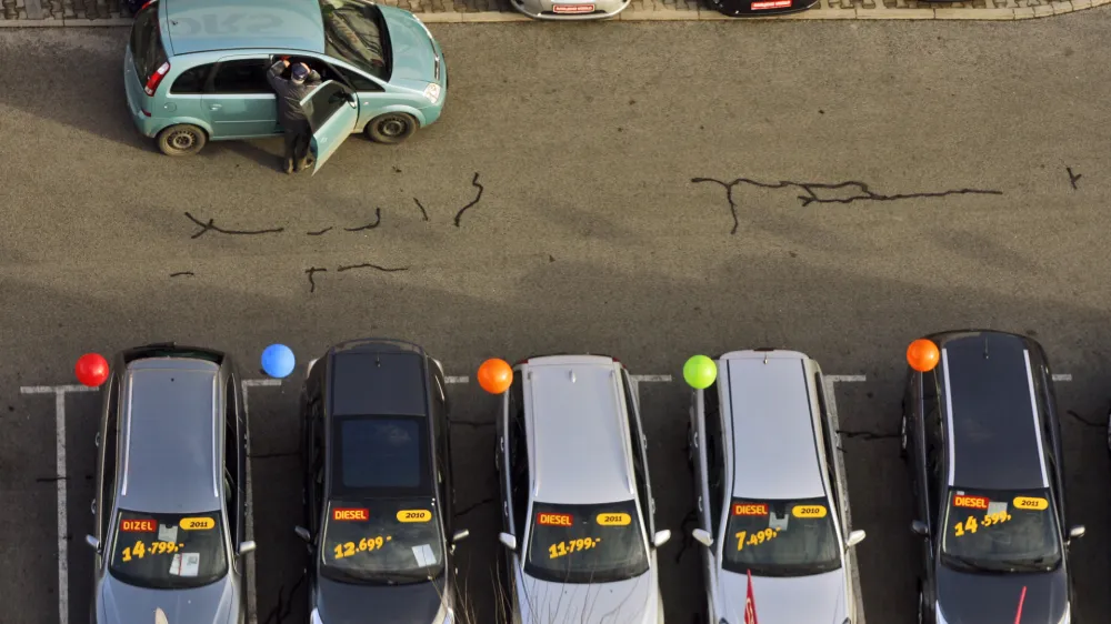 rabljena vozila - prodaja rabljenih vozil - parkiri&scaron;če - avtomobilizem//FOTO: Bojan Velikonja