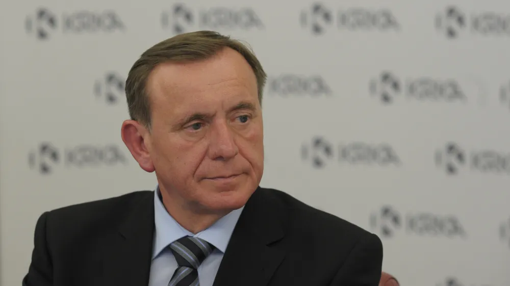 predsednik uprave in generalni direktor Jože Colarič- KRKA, farmacevtska družba, Novo Mesto, uprava predstavila dosežke v letu 2011 in načrte za leto 2012  //FOTO: Tomaž Zajel&scaron;nik