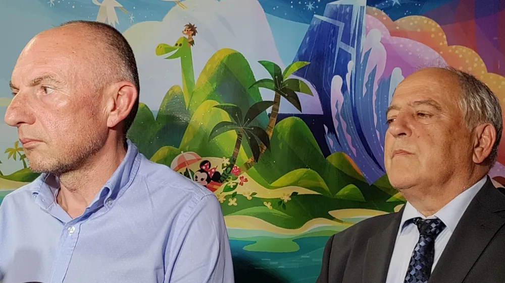 Ne gre za politično zamenjavo, je zatrdil Ale&scaron; &Scaron;abeder, predsednik sveta UKC Maribor (na sliki levo). Gre za politično zamenjavo, je vztrajal Anton Crnjac, ki s 30. septembrom zapu&scaron;ča direktorski položaj. Foto:&nbsp;Tomaž Klip&scaron;teter