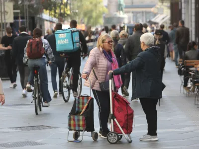  05.10.2022 - simbolična fotografija - starostniki - upokojenci - starej&scaron;i me&scaron;čani //FOTO: Tomaž Skale 